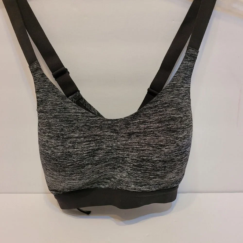 Victoria's Secret Victoria Sport Size 32B Grey & Black‎ Incredible Sports Bra